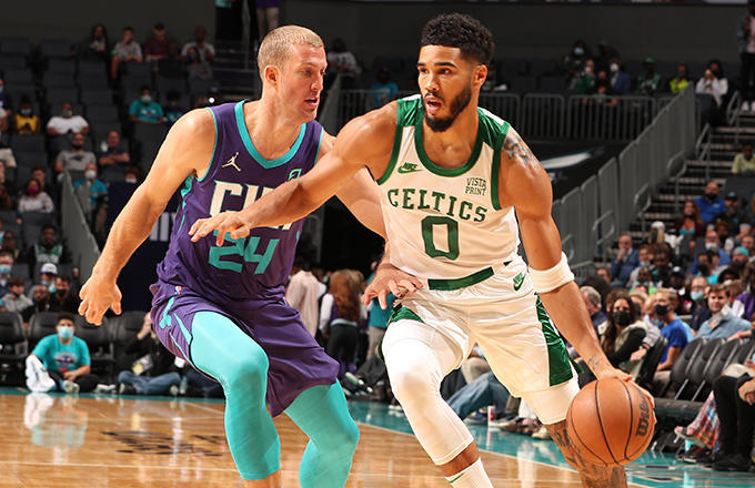  霍芬海姆锋线双星联手轰入四球  